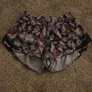 Floral Lulu Short 2.5 hotty hot